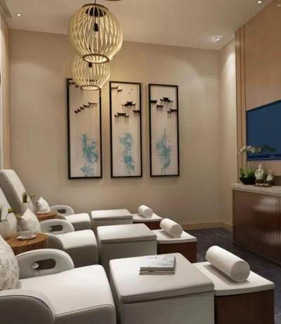 深圳福田的高端足疗足浴会所是一处静谧的避风港。这里，我们以精湛的技艺和细致的服务，为您的双脚带来前所未有的呵护。每一步按摩都是对您辛劳的致敬，每一次浸泡都是对您身心的洗礼。我们用心聆听您的需求，用情温暖您的旅程。在这里，不仅是一次足部的放松，更是一场心灵的触动，让您在舒缓中重获活力，感受生活的美好。